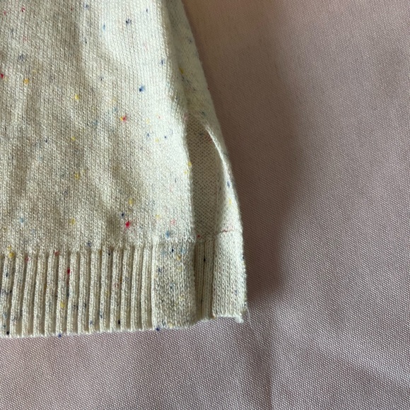 Women’s Talbots V-necked Sweater - size M, cream with multi-color speckled. - Picture 5 of 5